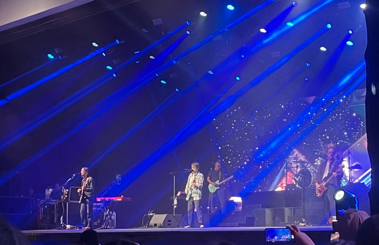 Weezer em São Paulo: uma viagem intensa e nostálgica de volta ao disco azul