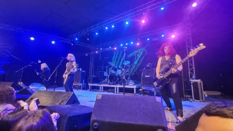 L7: mulheres no rock e uma espera de 30 anos